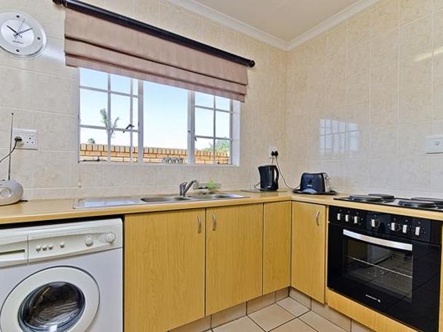 Townhouse for rent in Vosloorus, Gauteng