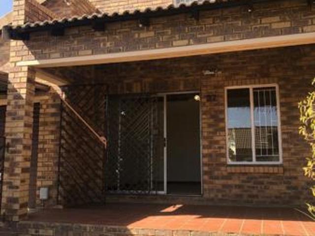 Townhouse for rent in Westonaria, Gauteng