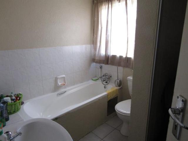 Townhouse for rent in Westonaria, Gauteng