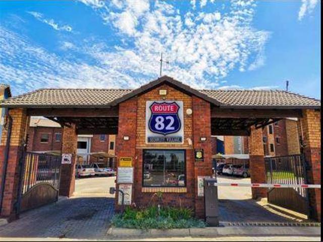 Townhouse for sale in Vosloorus, Gauteng