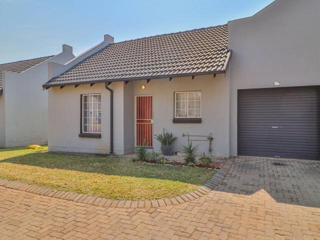 Townhouse for sale in Akasia, Gauteng