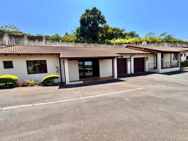 Townhouse for sale in Amanzimtoti, Kwazulu-natal