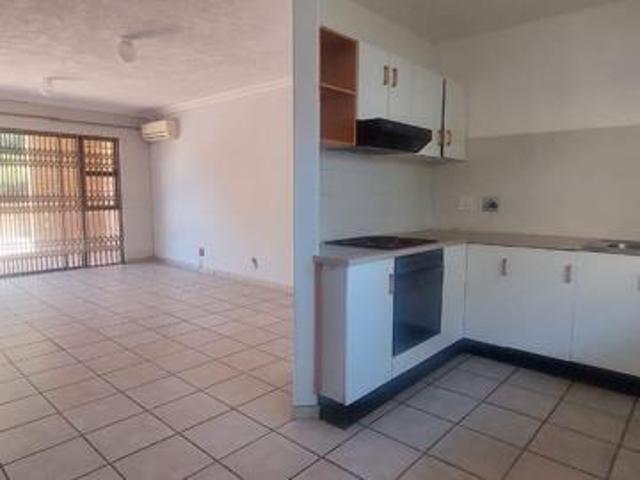 Townhouse for rent in Seaview, Kwazulu-natal