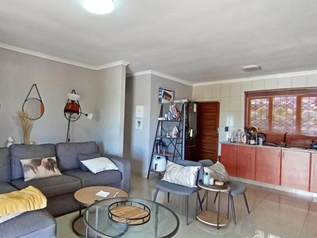 Townhouse for rent in Seaview, Kwazulu-natal