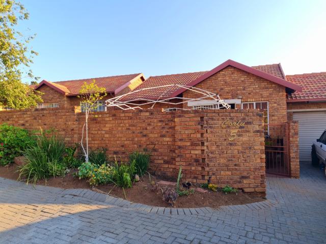 Townhouse for rent in Centurion, City of Tshwane Metropolitan Municipality