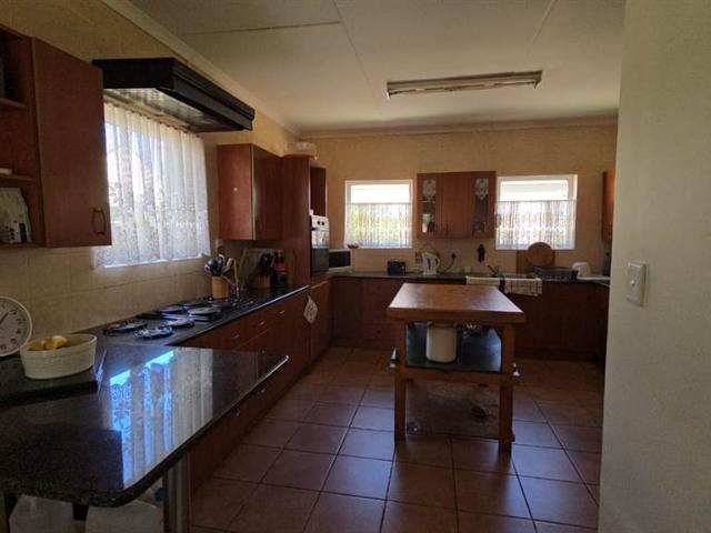 Townhouse for sale in Waterkloof, Gauteng