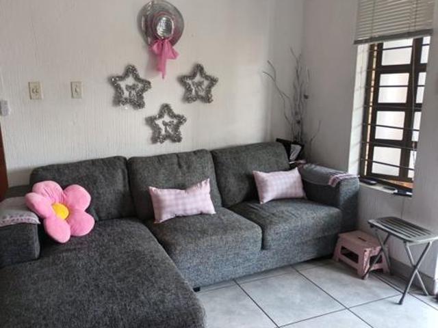 Townhouse for sale in Richards Bay, uMhlathuze Local Municipality