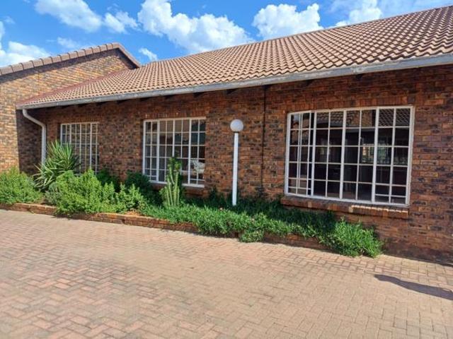Townhouse for sale in Sedibeng, Gauteng
