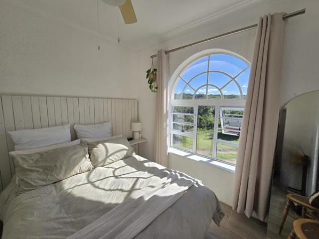 Townhouse for rent in Jeffreys Bay, Kouga Local Municipality