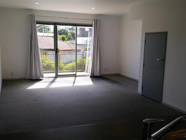 Townhouse for rent in Avondale, Whau