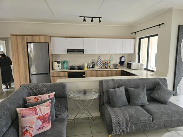 Townhouse for rent in Princess Grant, Kwazulu-natal