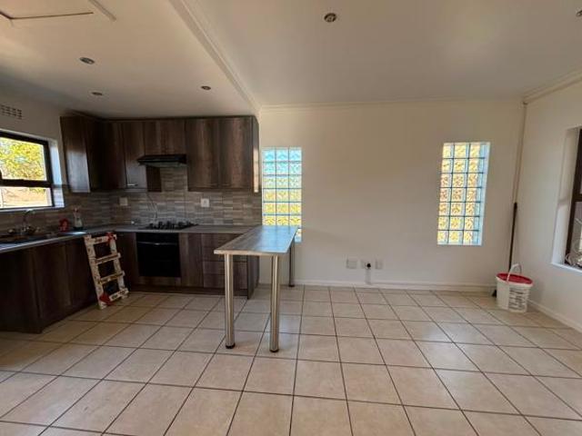 Townhouse for rent in Cape Town, Western Cape