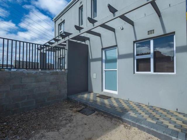 Townhouse for sale in Cape Town, Western Cape