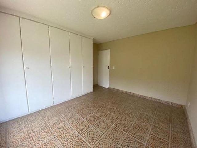 Townhouse for rent in Vosloorus, Gauteng
