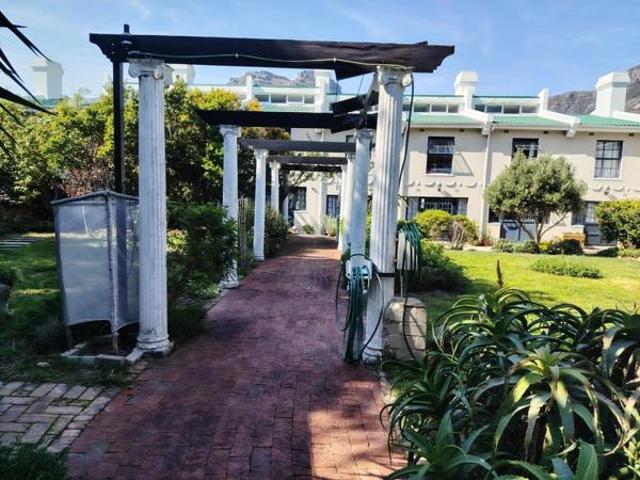 Townhouse for rent in Cape Town, Western Cape