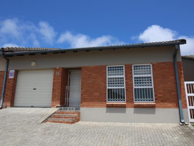 Townhouse for sale in East London, Eastern Cape