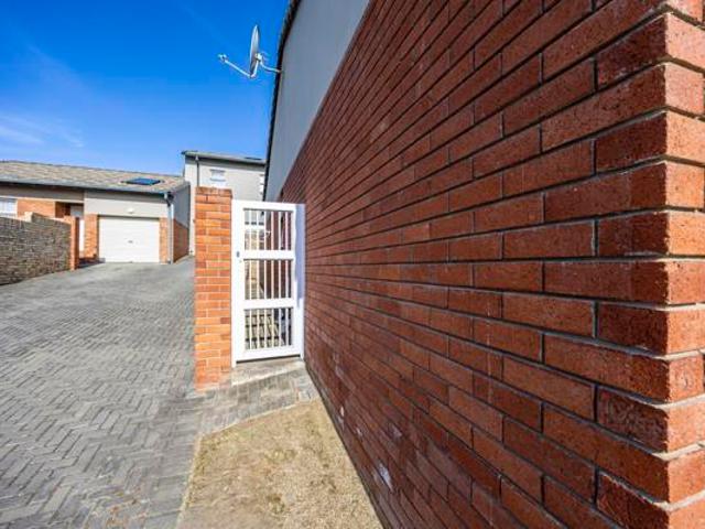 Townhouse for sale in Bisho, Eastern Cape