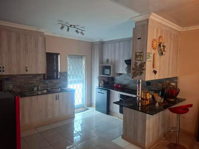 Townhouse for sale in Amatola View, Bhisho