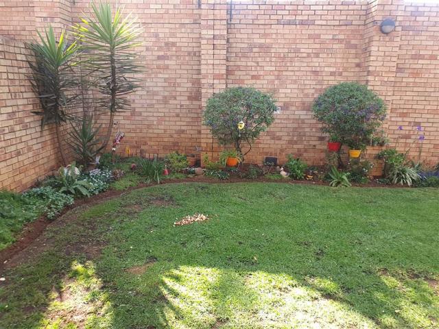 Townhouse for sale in Johannesburg, East