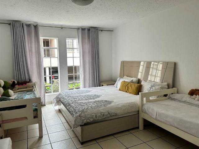 Townhouse for sale in Johannesburg, East