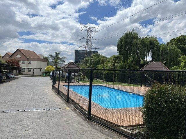 Townhouse for sale in Bedfordview, City of Ekurhuleni Metropolitan Municipality