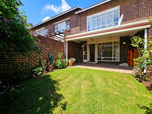 Townhouse for sale in Johannesburg, East