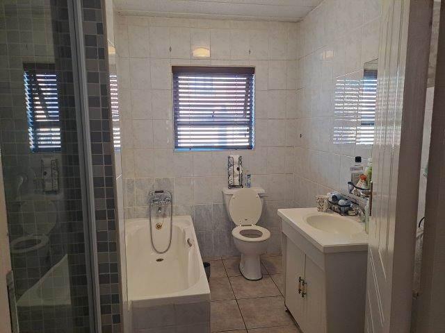 Townhouse for sale in Vosloorus, Gauteng