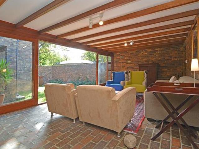 Townhouse for rent in Vosloorus, Gauteng