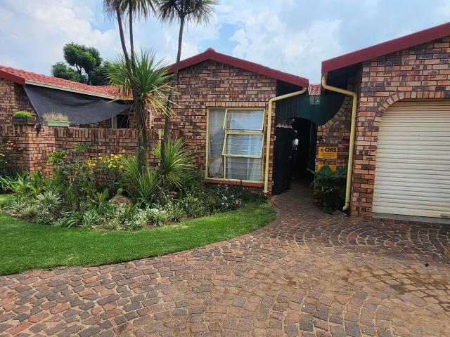 Townhouse for sale in Ekurhuleni, Gauteng