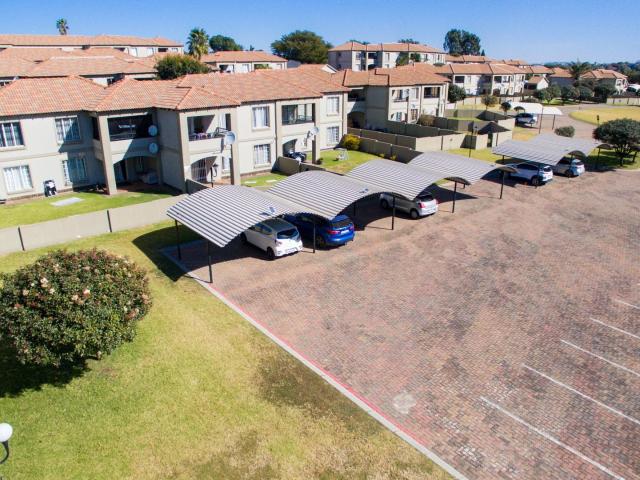 Townhouse for sale in Nooitgedacht, Gauteng
