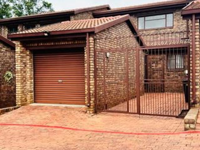 Townhouse for rent in Westonaria, Gauteng
