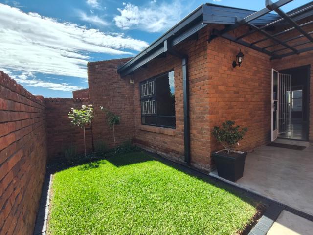 Townhouse for sale in Rosendal, Free State