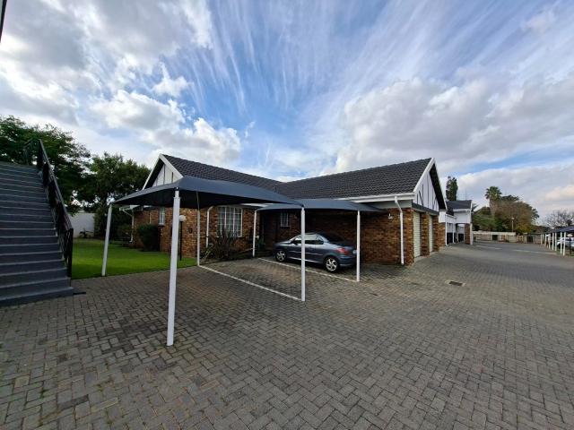 Townhouse for rent in Ekurhuleni, Gauteng