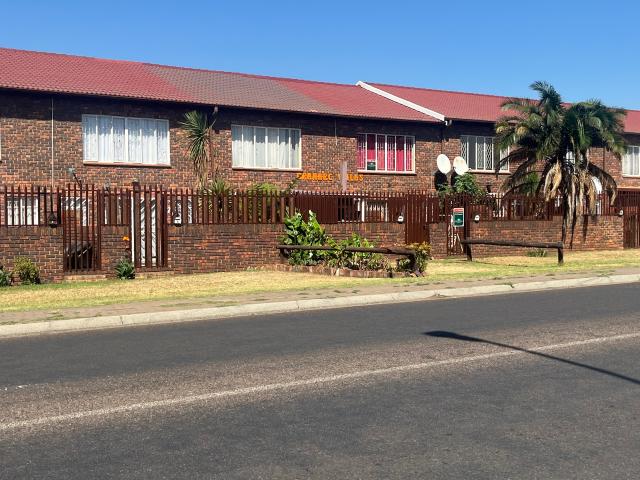 Townhouse for sale in Ekurhuleni, Gauteng