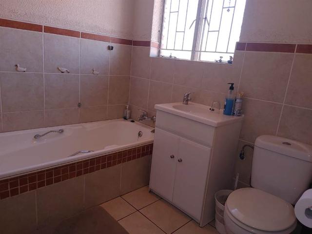 Townhouse for sale in Ekurhuleni, Gauteng