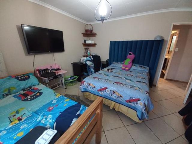 Townhouse for rent in Ekurhuleni, Gauteng