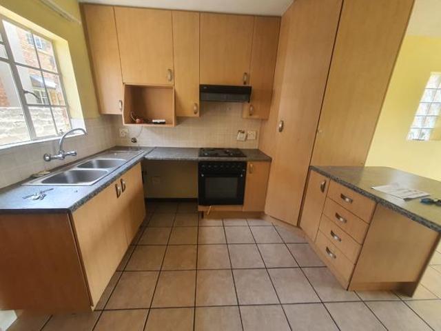 Townhouse for rent in Jansenpark, City of Ekurhuleni Metropolitan Municipality