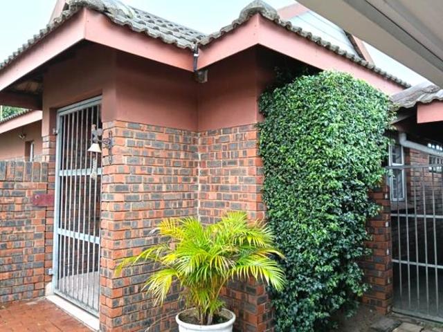 Townhouse for rent in UMhlathuze Municipality, Kwazulu-natal