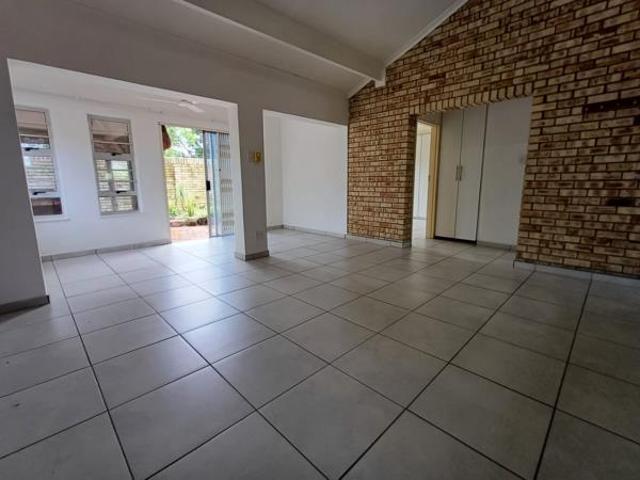 Townhouse for rent in Richards Bay, uMhlathuze Local Municipality