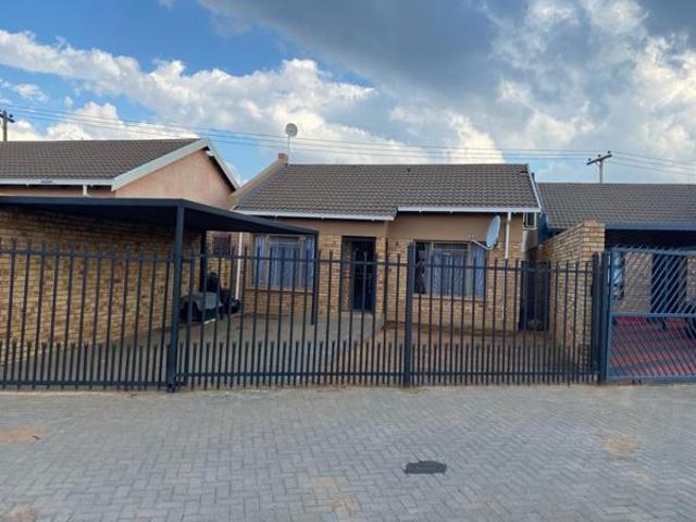 Townhouse for sale in Bloemfontein, Free State