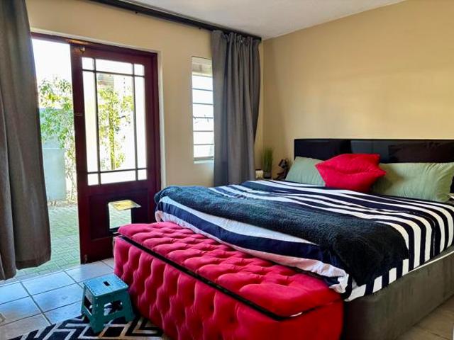 Townhouse for rent in Cape Town, Western Cape