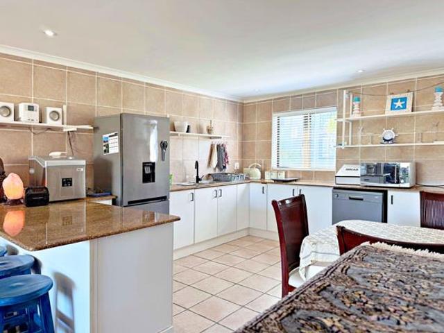 Townhouse for rent in Cape Town, City of Cape Town
