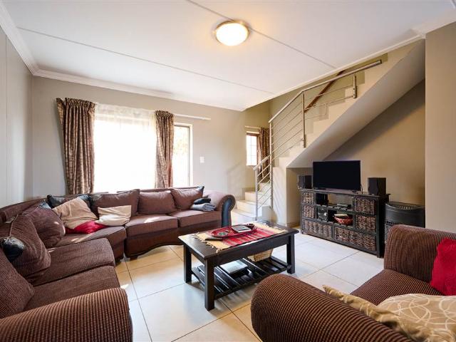 Townhouse for sale in Vosloorus, Gauteng