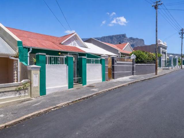 Townhouse for sale in Cape Town, Western Cape