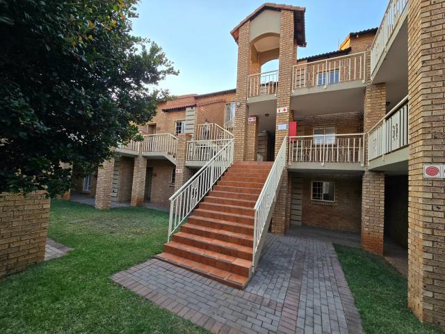 Townhouse for sale in Waterkloof, Gauteng