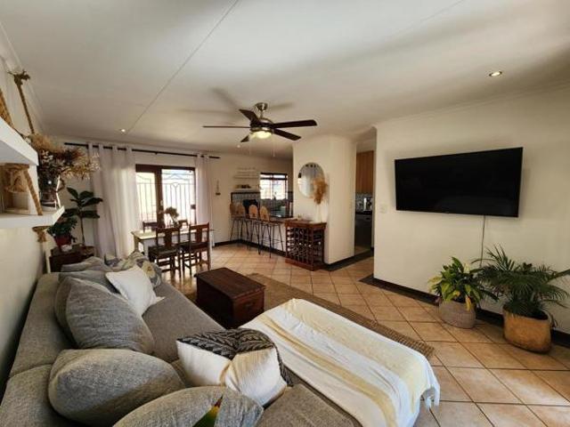 Townhouse for rent in Waterkloof, Gauteng