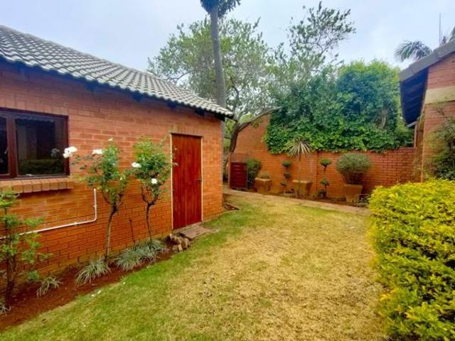 Townhouse for rent in Waterkloof, Gauteng