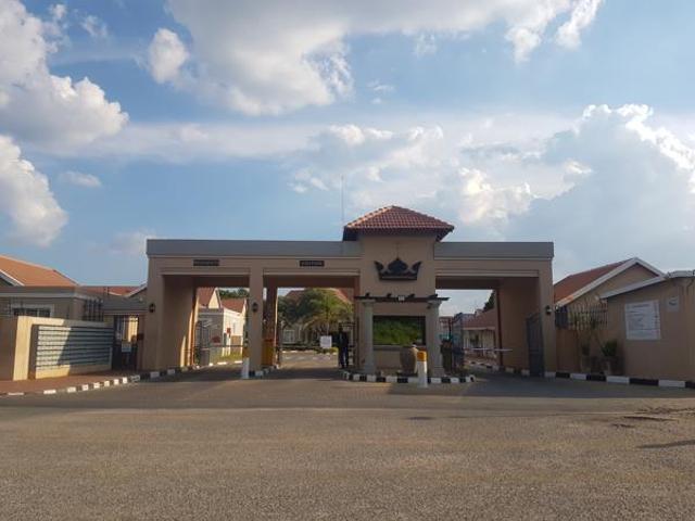 Townhouse for rent in Ekurhuleni, Gauteng