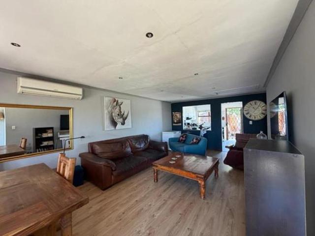 Townhouse for rent in Cape Town, Western Cape