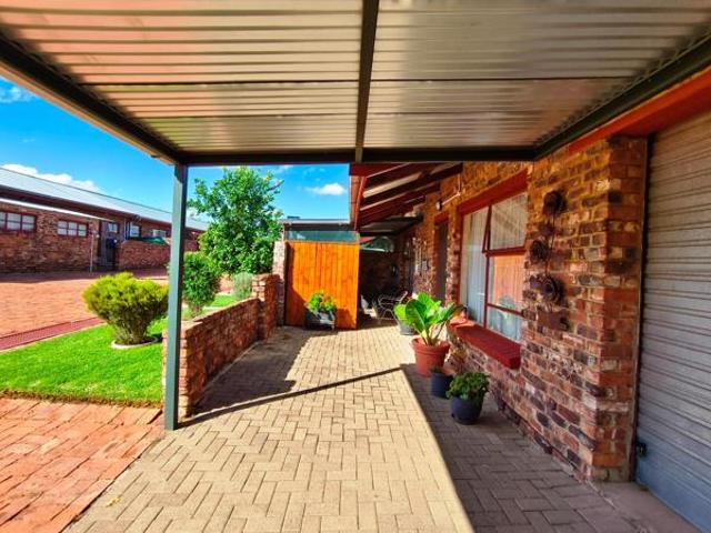 Townhouse for sale in Lejweleputswa, Free State